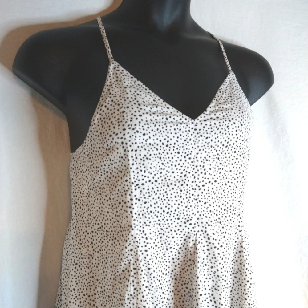 Comfortable Dotted Sun Dress NWT ๐ - Picture 3 of 14